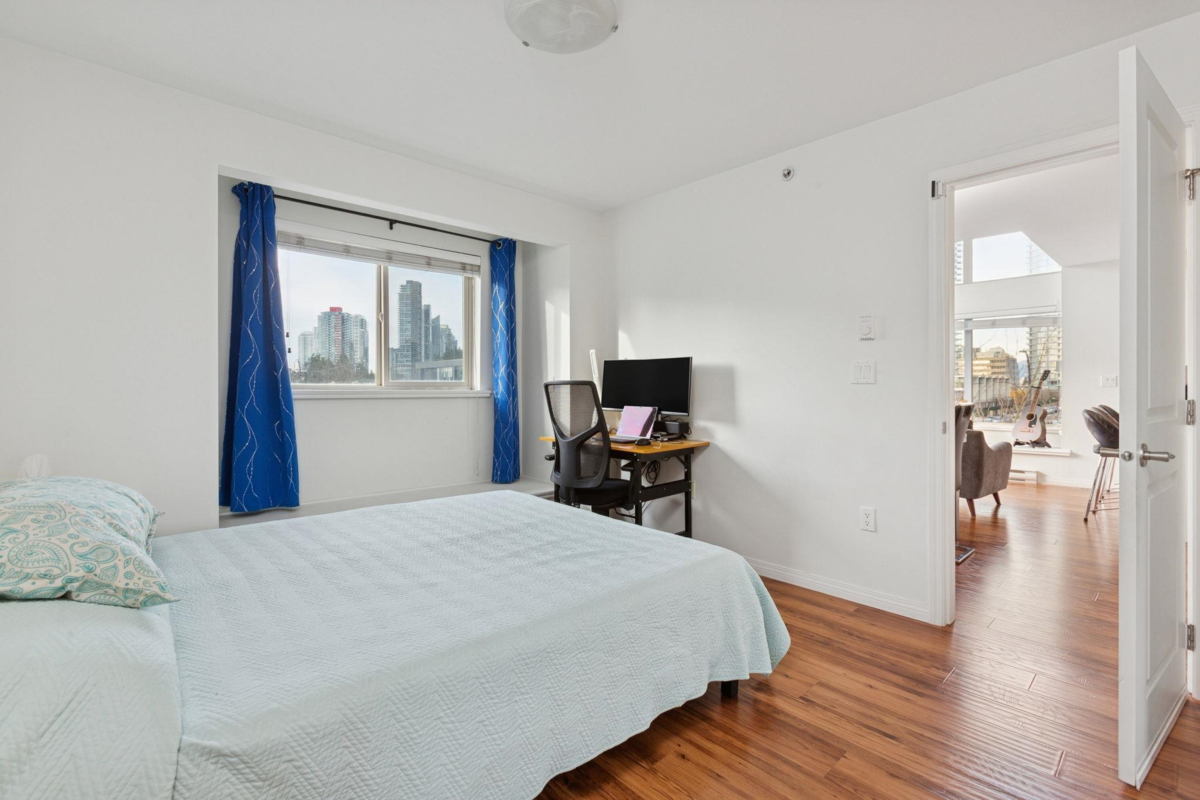 Walk-In Closet Photo of 301 5000 Imperial Street, Burnaby, BC