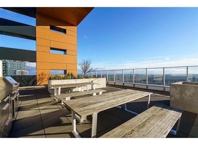 Walk-In Closet Photo of 2704 13615 Fraser Highway, Surrey, BC