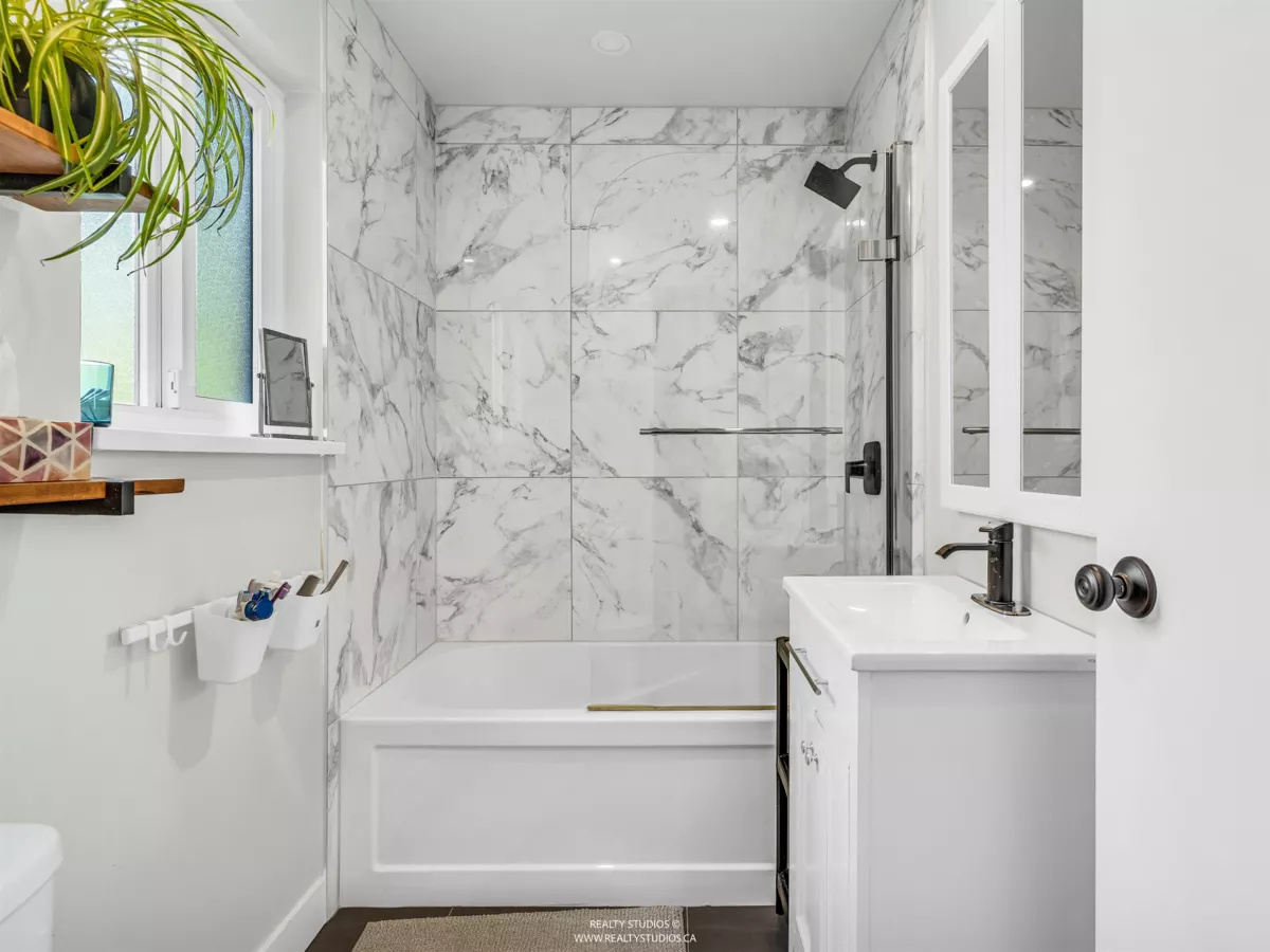 Laundry Room Photo of 11 2590 Austin Avenue, Coquitlam, BC