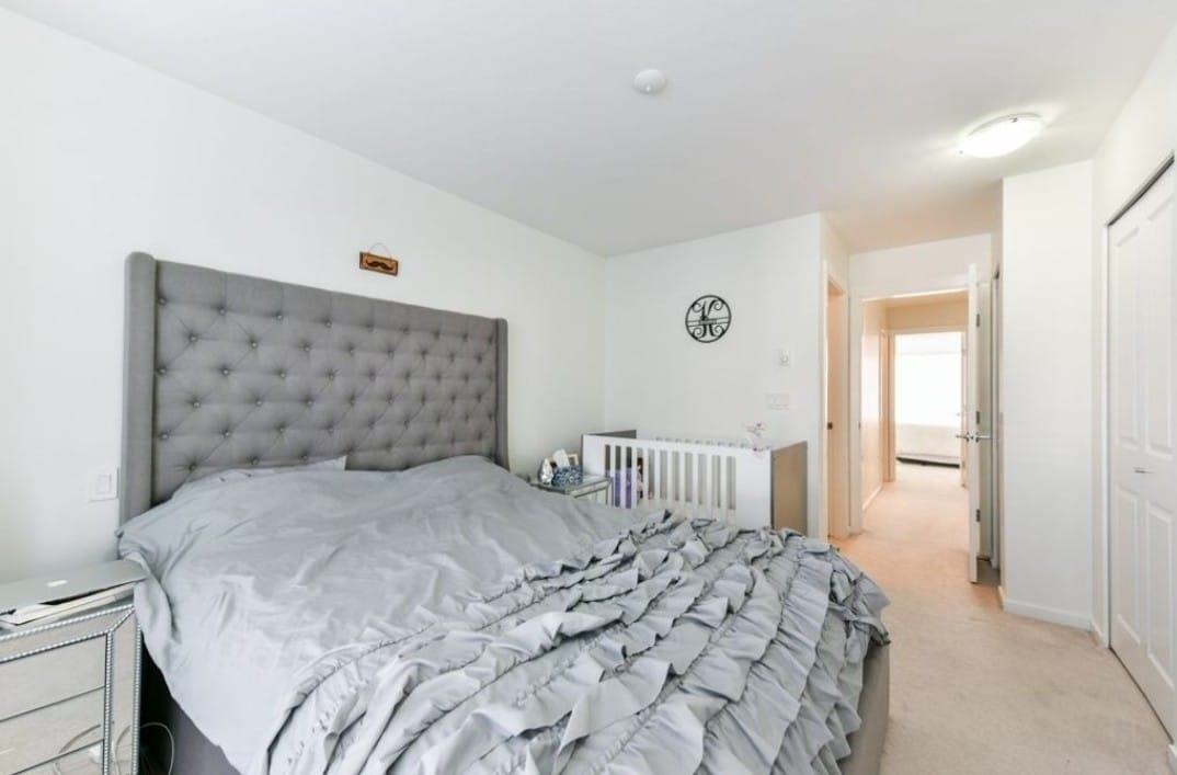 Family Room Photo of 16 14955 60 Avenue, Surrey, BC