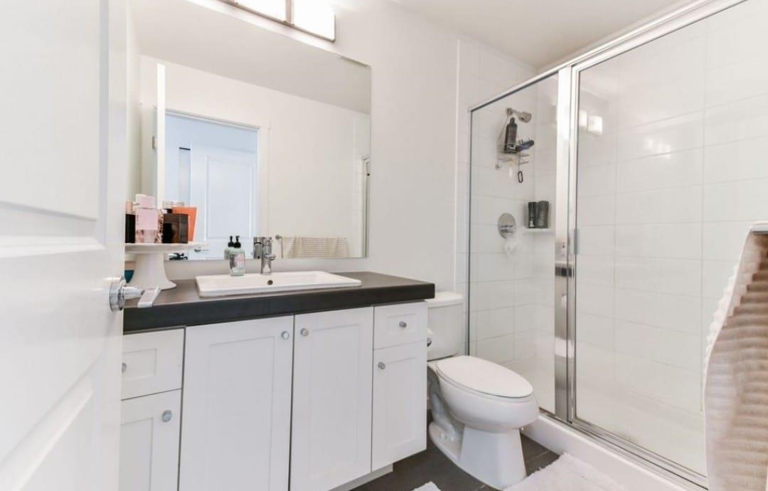 Kitchen Photo of 16 14955 60 Avenue, Surrey, BC