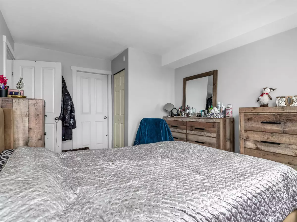 Breakfast Nook Photo of 201 1432 Parkway Boulevard, Coquitlam, BC