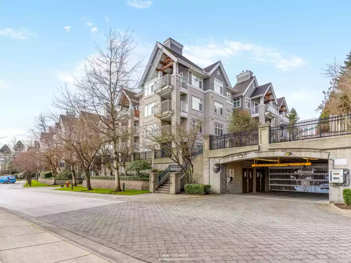 Entry Foyer Photo of 201 1432 Parkway Boulevard, Coquitlam, BC