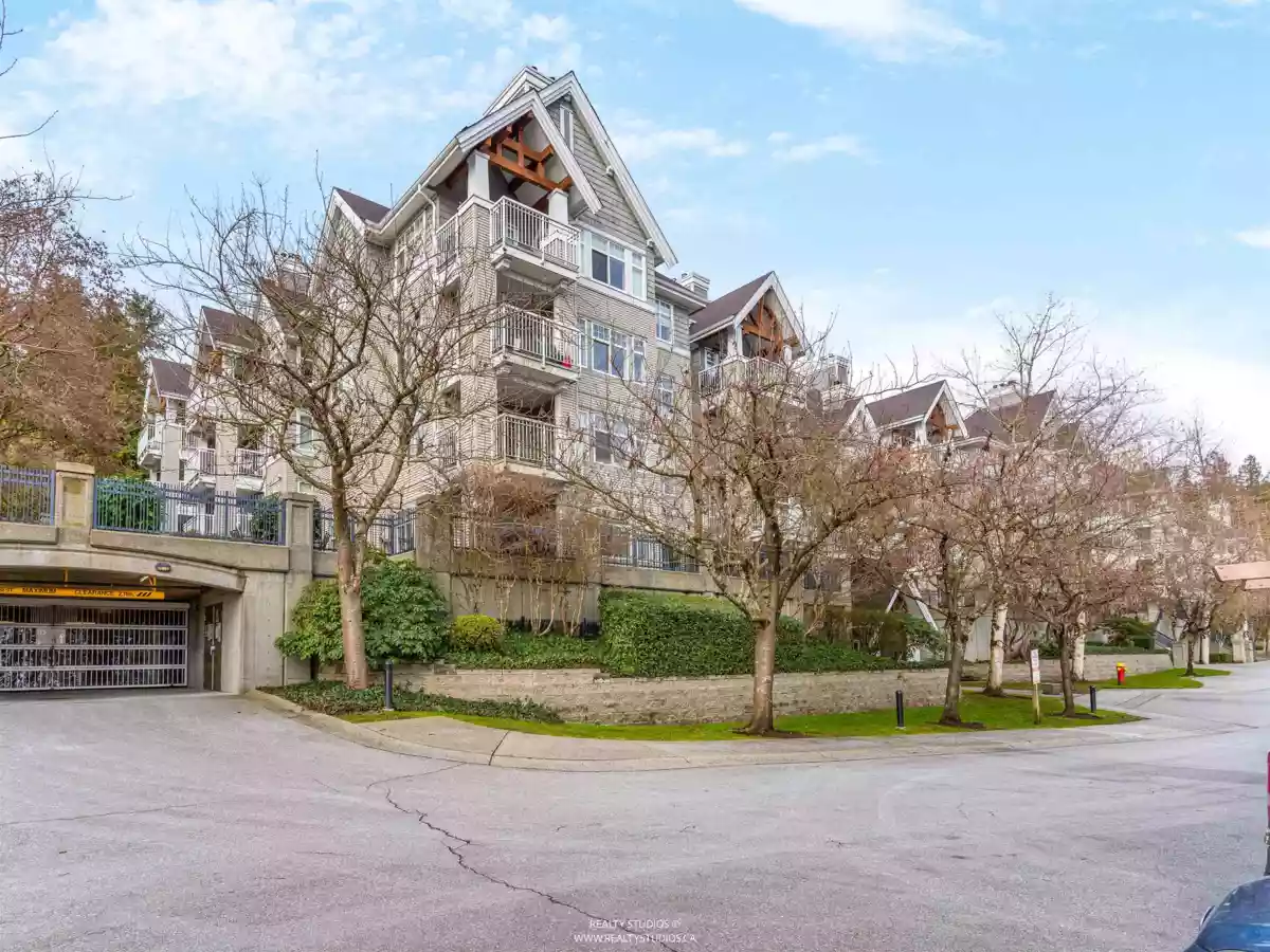 Hallway Photo of 201 1432 Parkway Boulevard, Coquitlam, BC