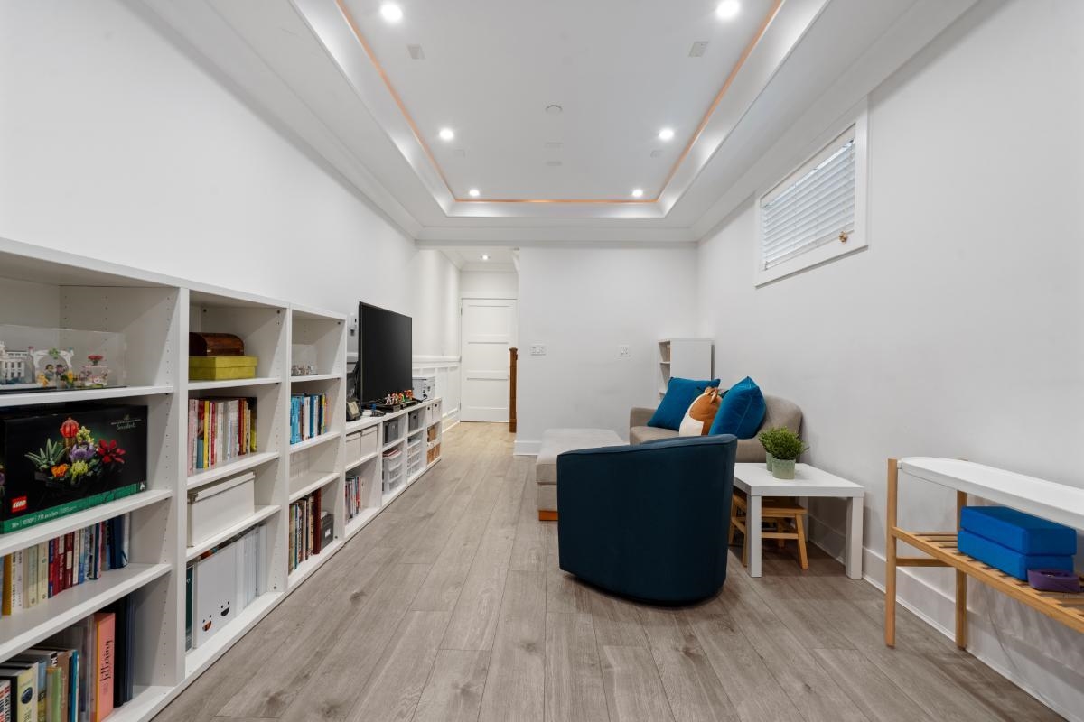 Basement Recreation Room Photo of 5058 Dunbar Street, Vancouver, BC