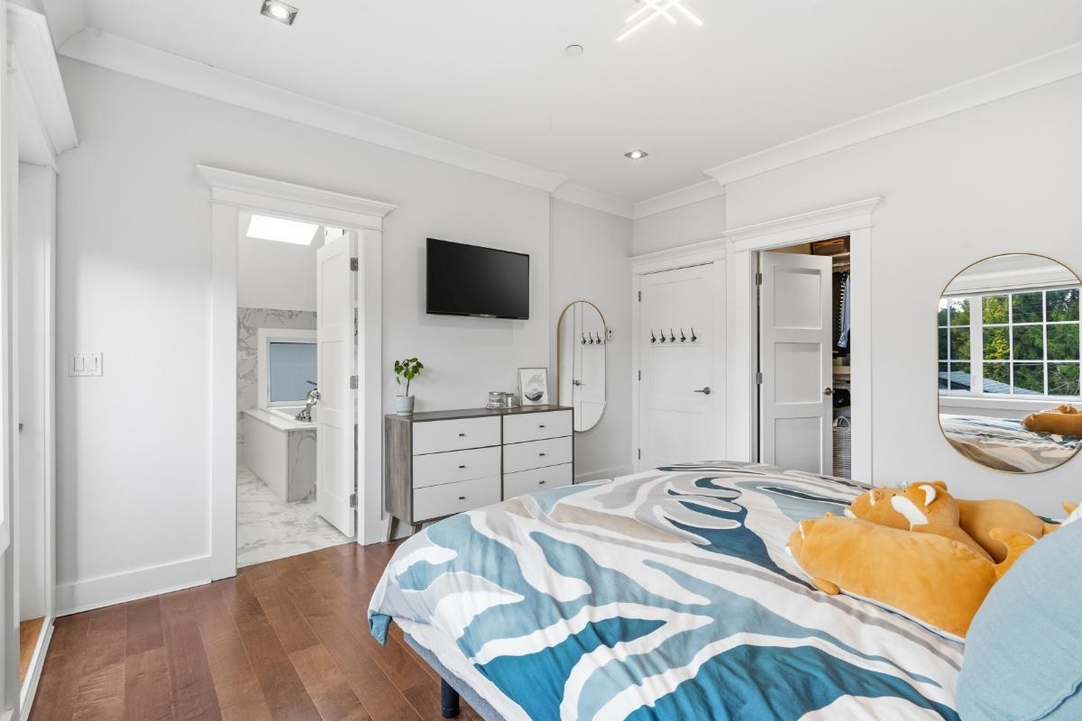 Guest Bathroom Photo of 5058 Dunbar Street, Vancouver, BC