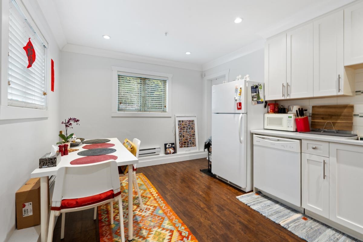 Kitchen Island Photo of 5058 Dunbar Street, Vancouver, BC