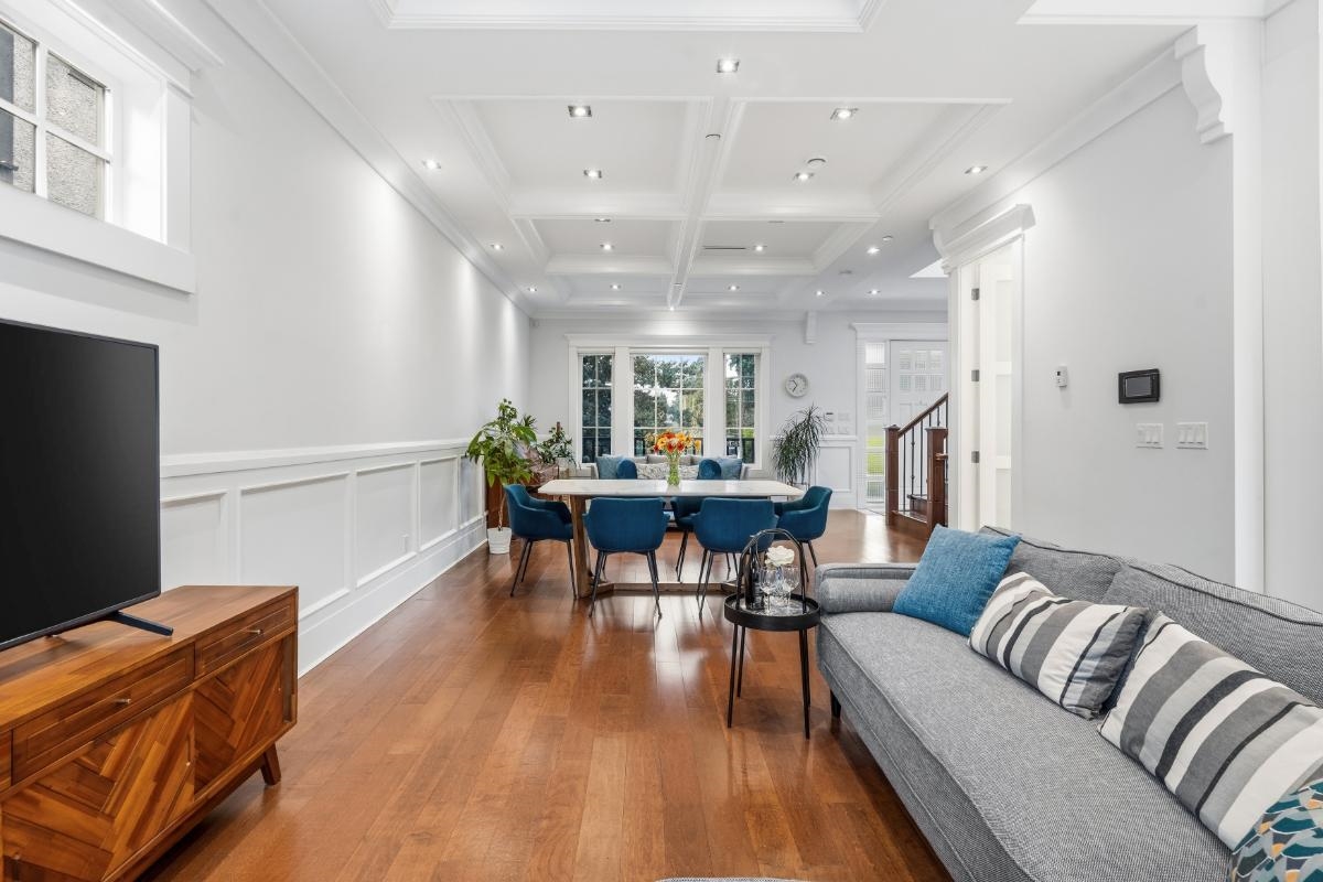 Kitchen Photo of 5058 Dunbar Street, Vancouver, BC