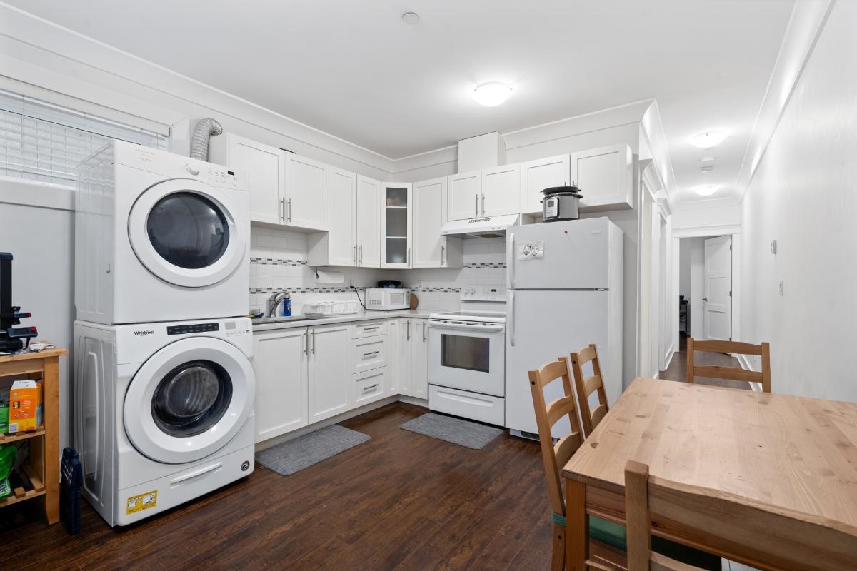 Staircase Photo of 5058 Dunbar Street, Vancouver, BC