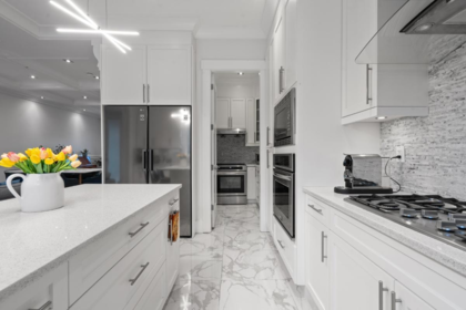 Entry Foyer Photo of 5058 Dunbar Street, Vancouver, BC