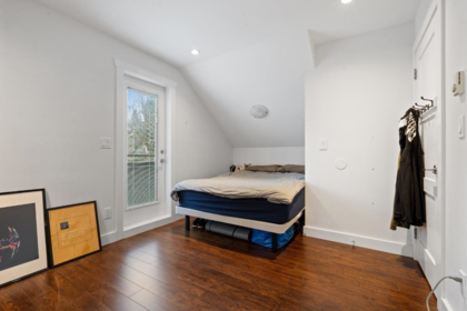 Hallway Photo of 5058 Dunbar Street, Vancouver, BC