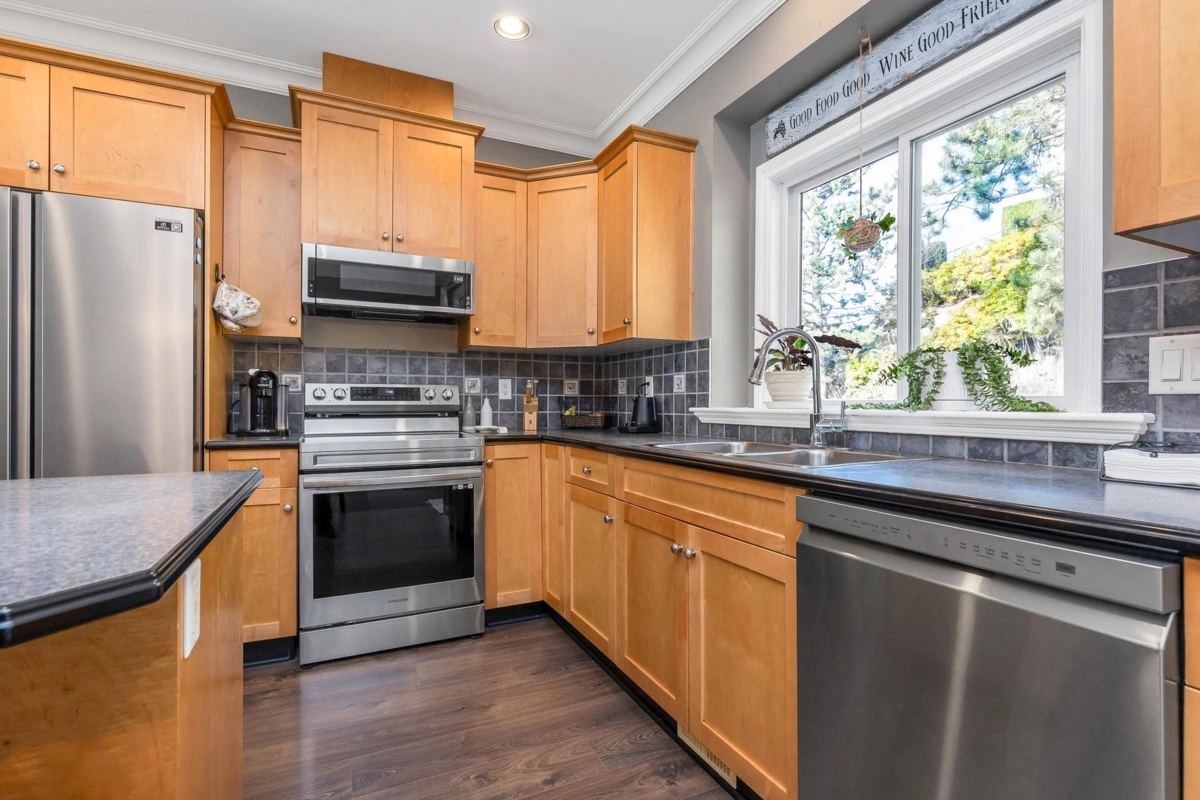 Breakfast Nook Photo of 66 36260 Mckee Road, Abbotsford, BC