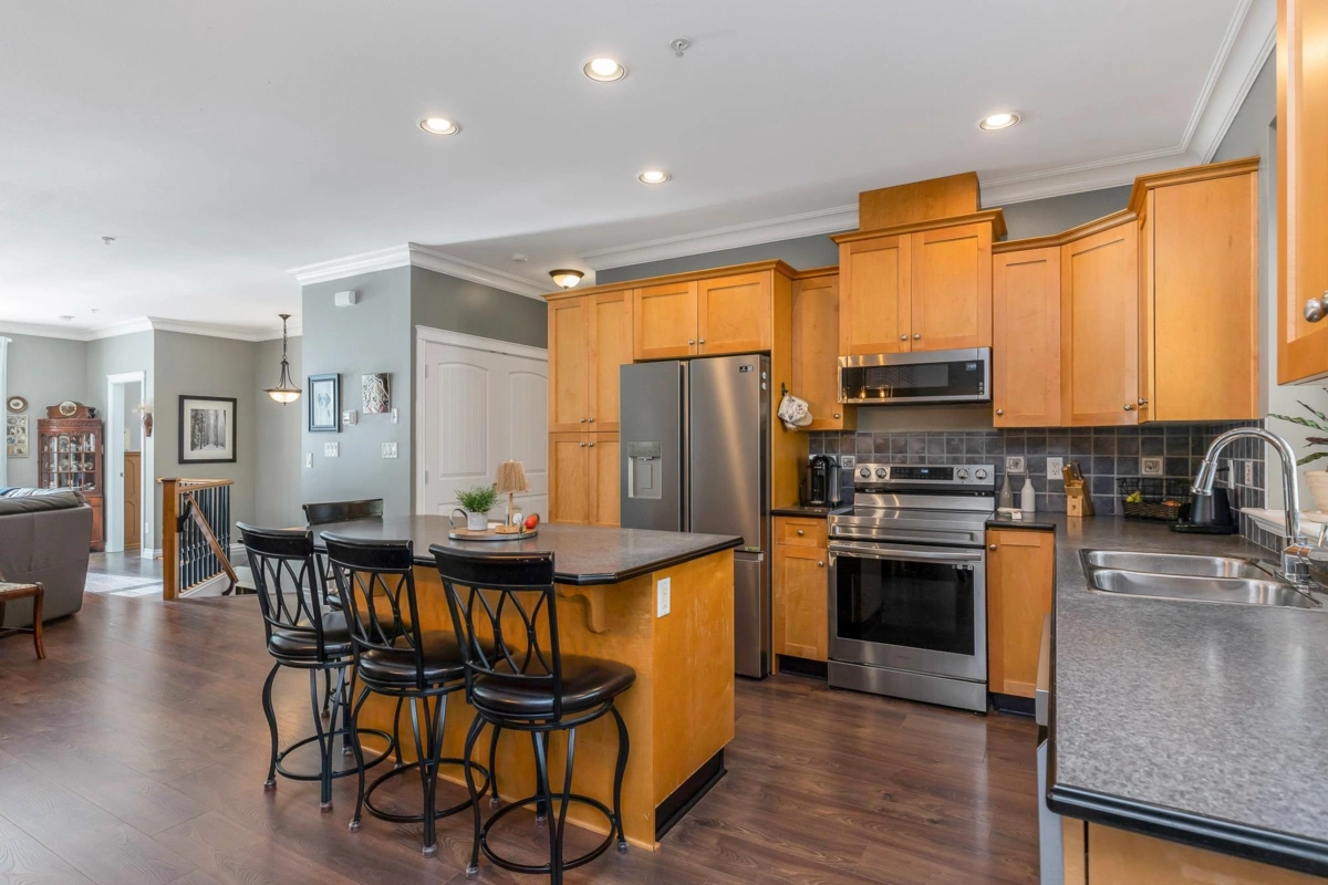 Kitchen Island Photo of 66 36260 Mckee Road, Abbotsford, BC