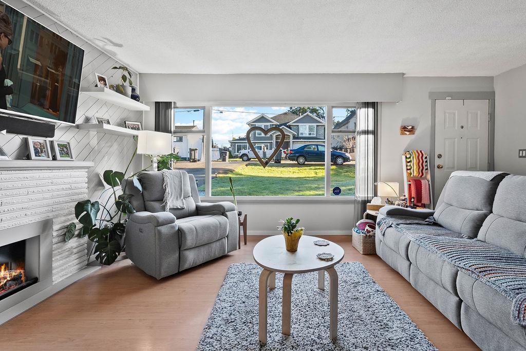 Dining Area Photo of 10131 128a Street, Surrey, BC