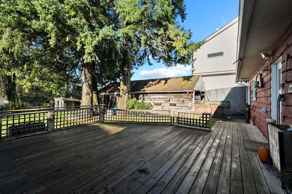 Entry Foyer Photo of 10131 128a Street, Surrey, BC