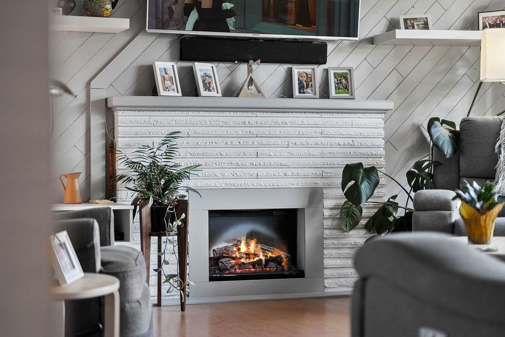 Kitchen Photo of 10131 128a Street, Surrey, BC