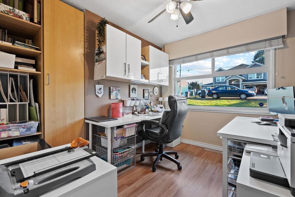 Mudroom Photo of 10131 128a Street, Surrey, BC