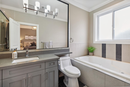 Laundry Room Photo of 5926 139a Street, Surrey, BC