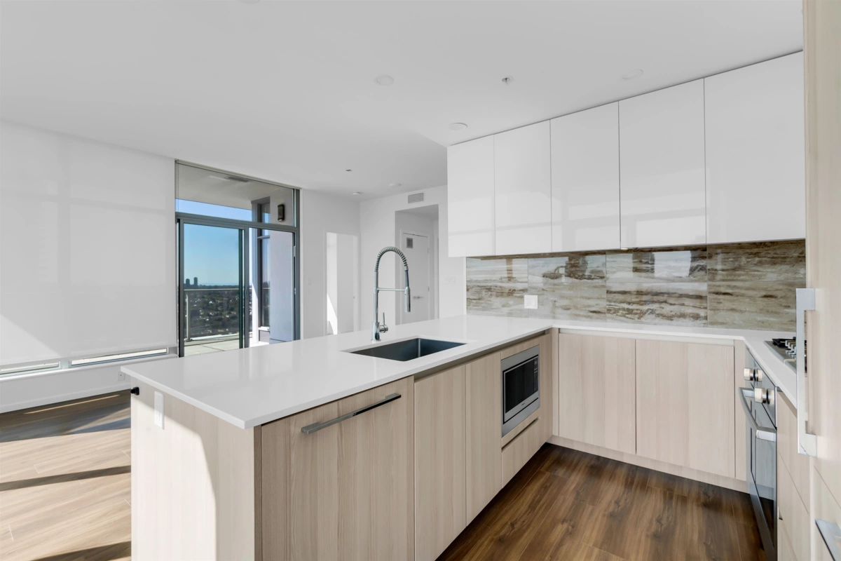 Walk-In Closet Photo of 4402 1888 Gilmore Avenue, Burnaby, BC