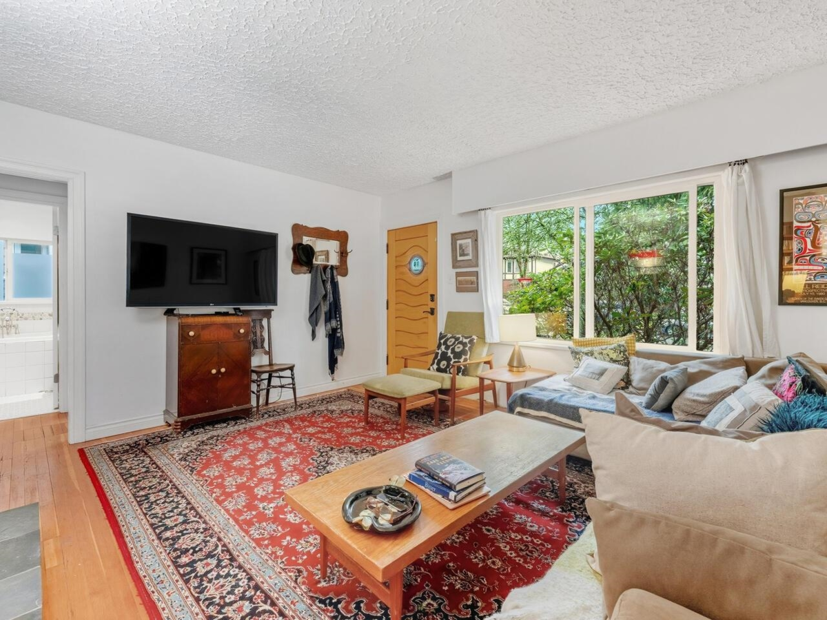 Family Room Photo of 2917 E 28th Avenue, Vancouver, BC