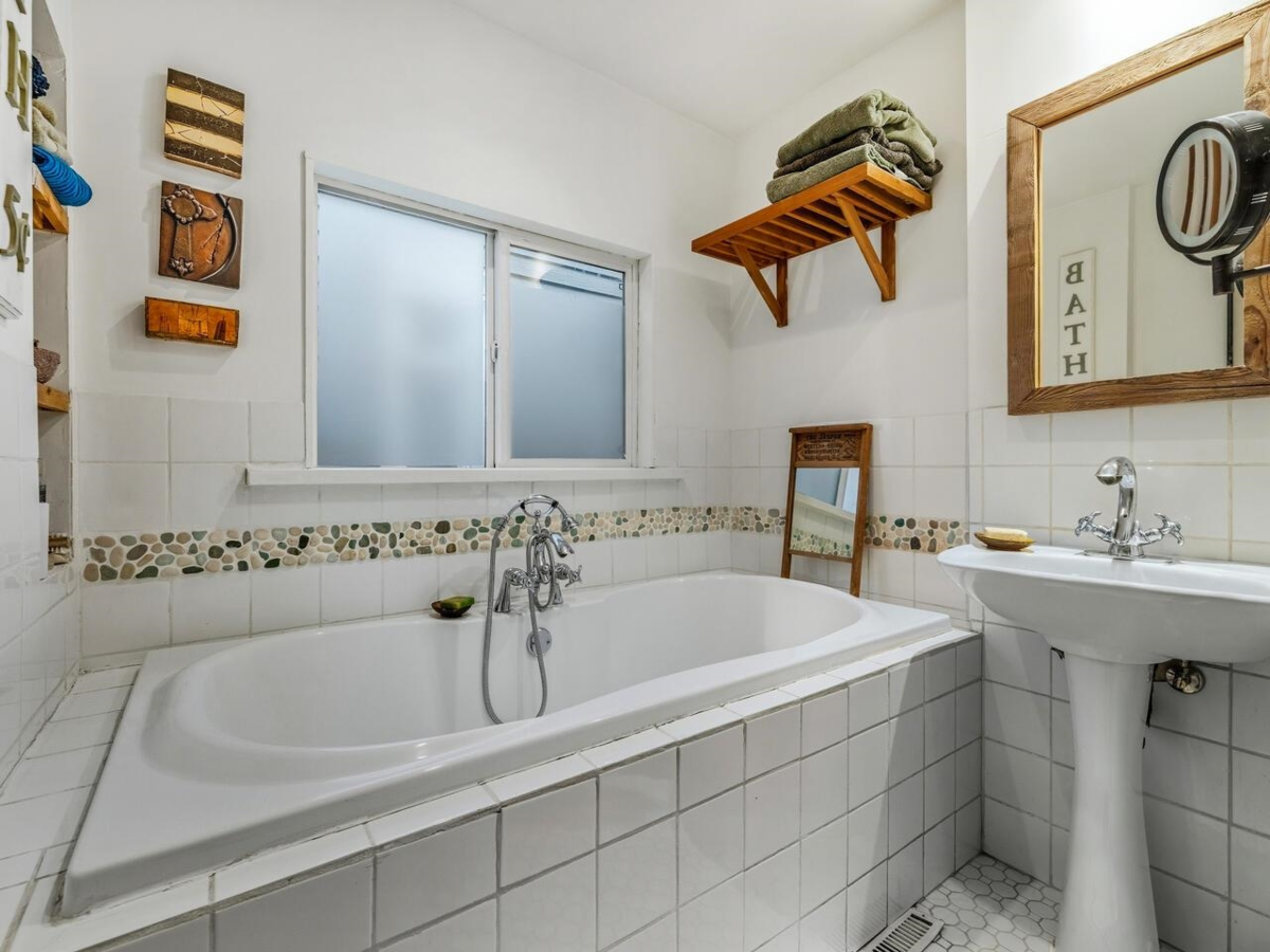 Walk-In Closet Photo of 2917 E 28th Avenue, Vancouver, BC