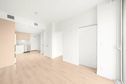 404 567 Clarke Road, Coquitlam, BC, Coquitlam — Apartment/Condo for sale