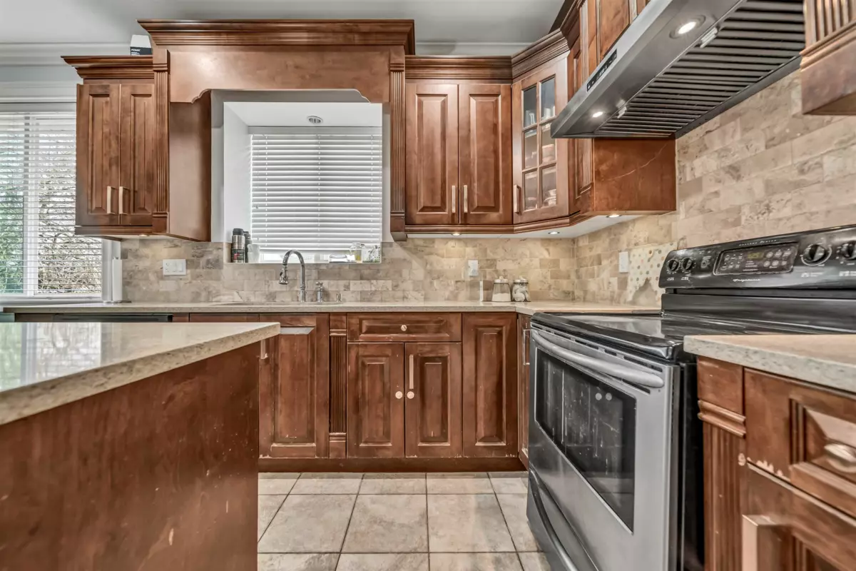 Bedroom 4 Photo of 12101 84 Avenue, Surrey, BC