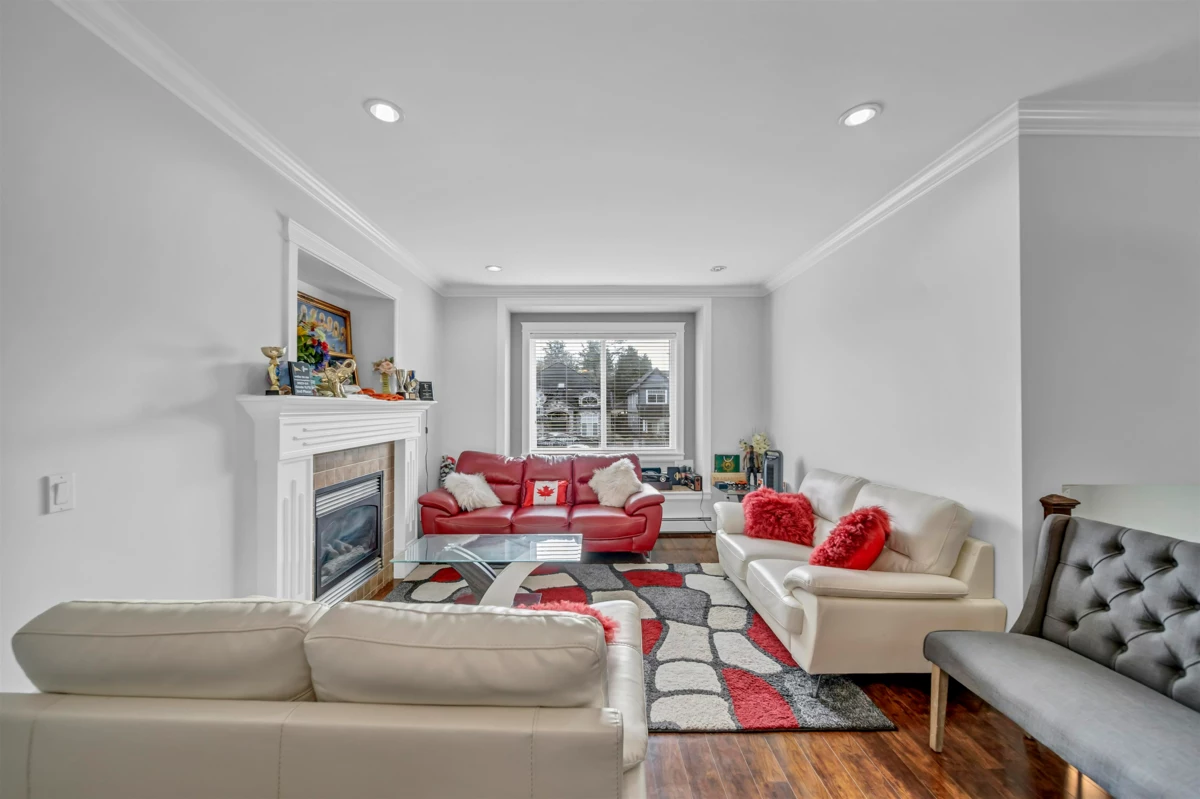 Family Room Photo of 12101 84 Avenue, Surrey, BC