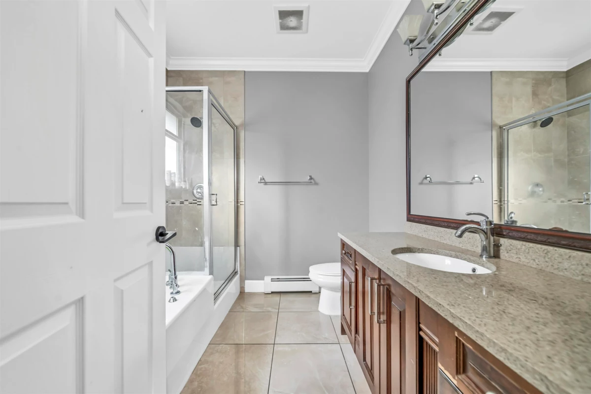 Loft / Bonus Room Photo of 12101 84 Avenue, Surrey, BC