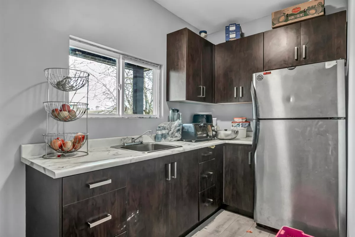 Walk-In Closet Photo of 12101 84 Avenue, Surrey, BC