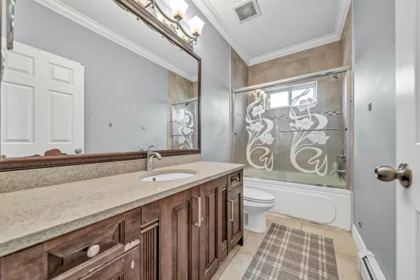 Basement Recreation Room Photo of 12101 84 Avenue, Surrey, BC