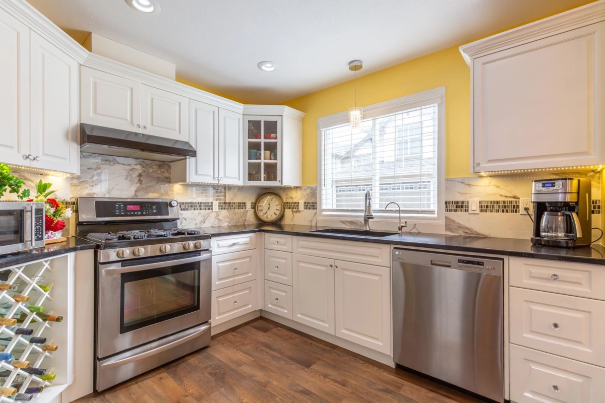 Walk-In Closet Photo of 174 6450 Vedder Road, Chilliwack, BC