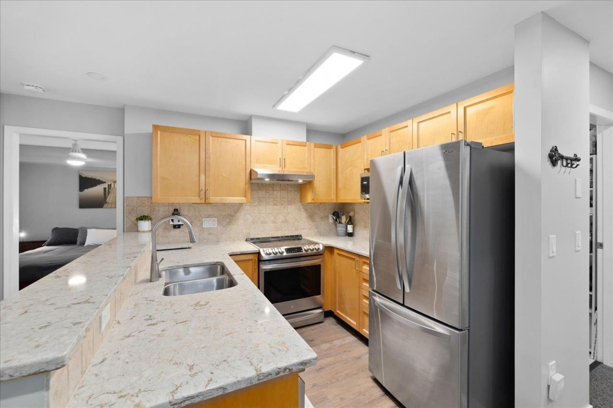 Bedroom 4 Photo of 107 2167 152 Street, White Rock, BC