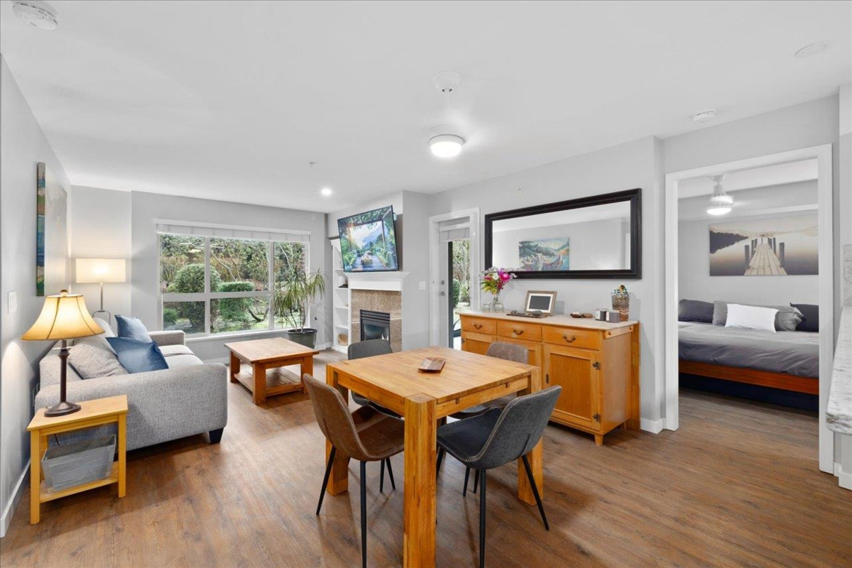 Dining Area Photo of 107 2167 152 Street, White Rock, BC