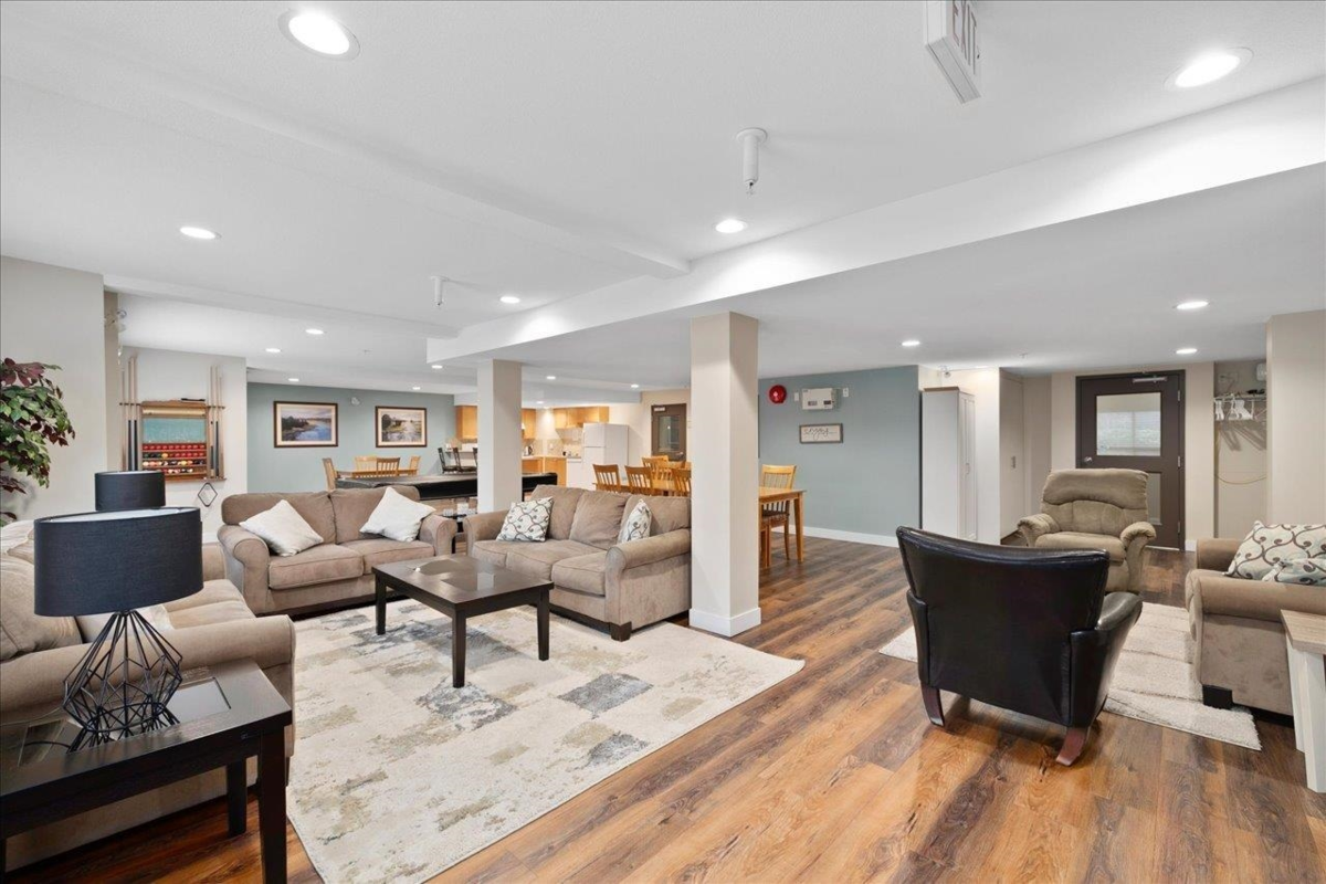 Garden / Landscaping Photo of 107 2167 152 Street, White Rock, BC