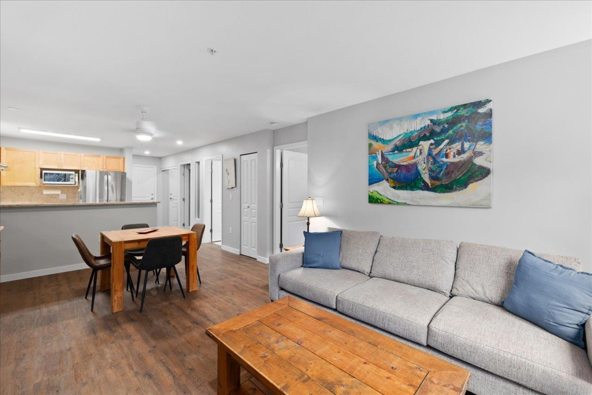 Kitchen Island Photo of 107 2167 152 Street, White Rock, BC