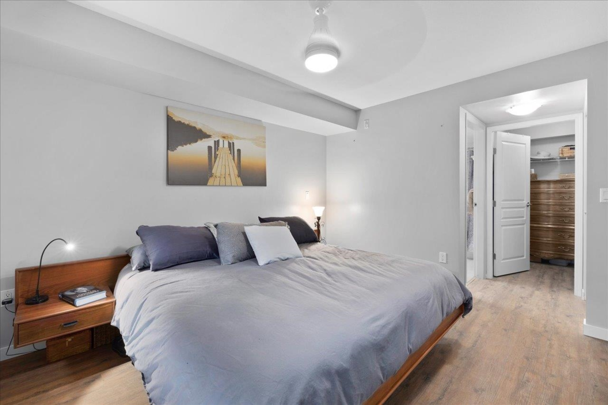 Office / Den Photo of 107 2167 152 Street, White Rock, BC