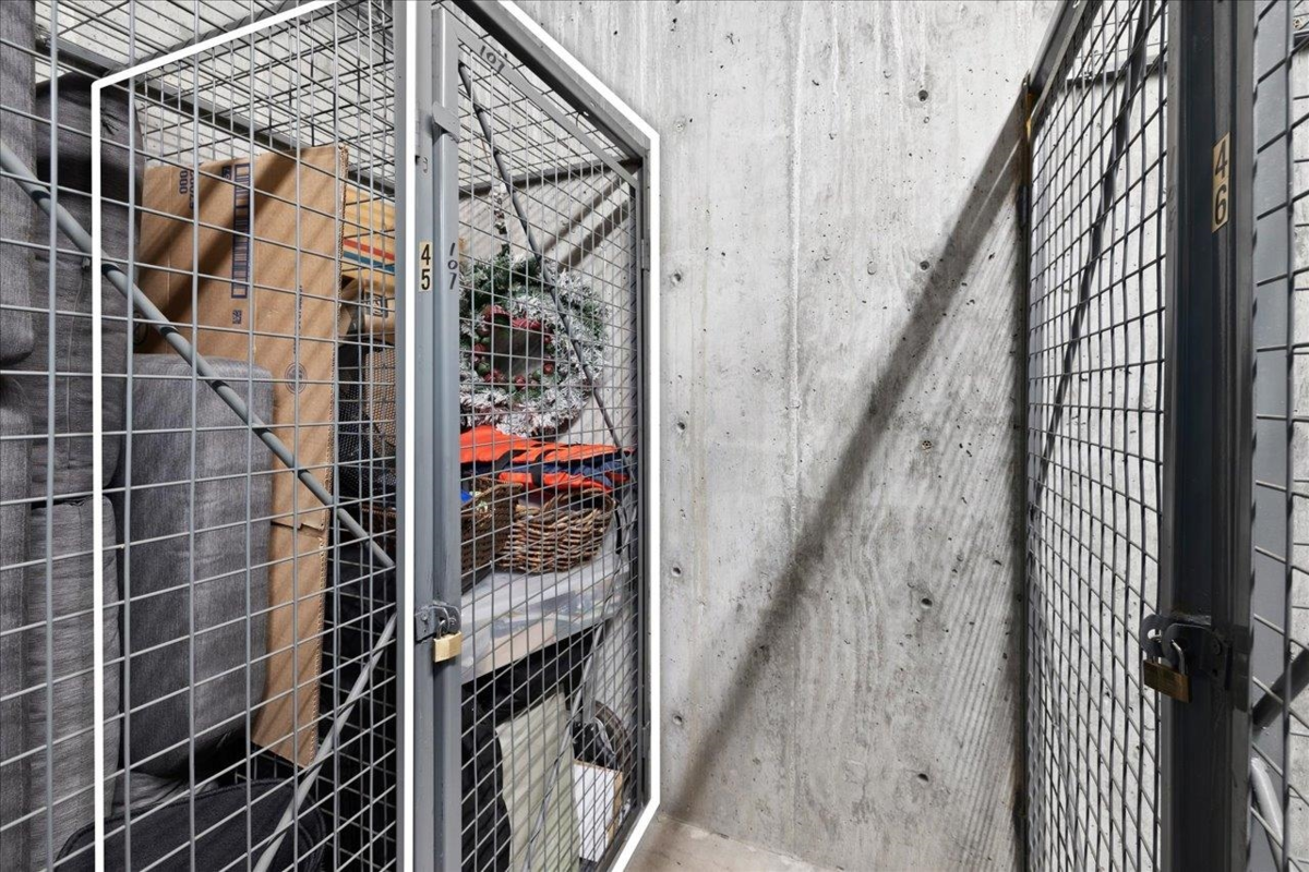 Outdoor Deck Photo of 107 2167 152 Street, White Rock, BC