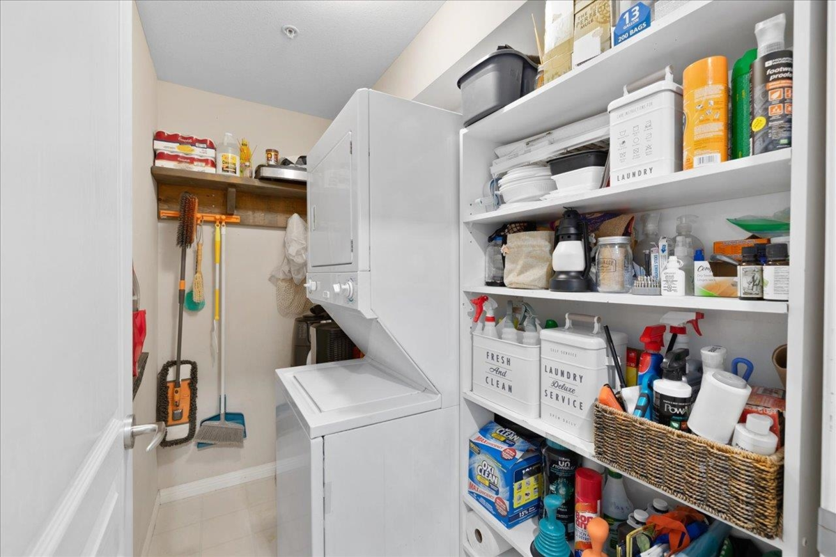 Outdoor Patio Photo of 107 2167 152 Street, White Rock, BC