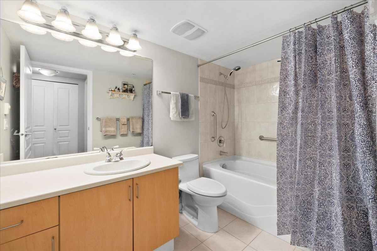 Staircase Photo of 107 2167 152 Street, White Rock, BC