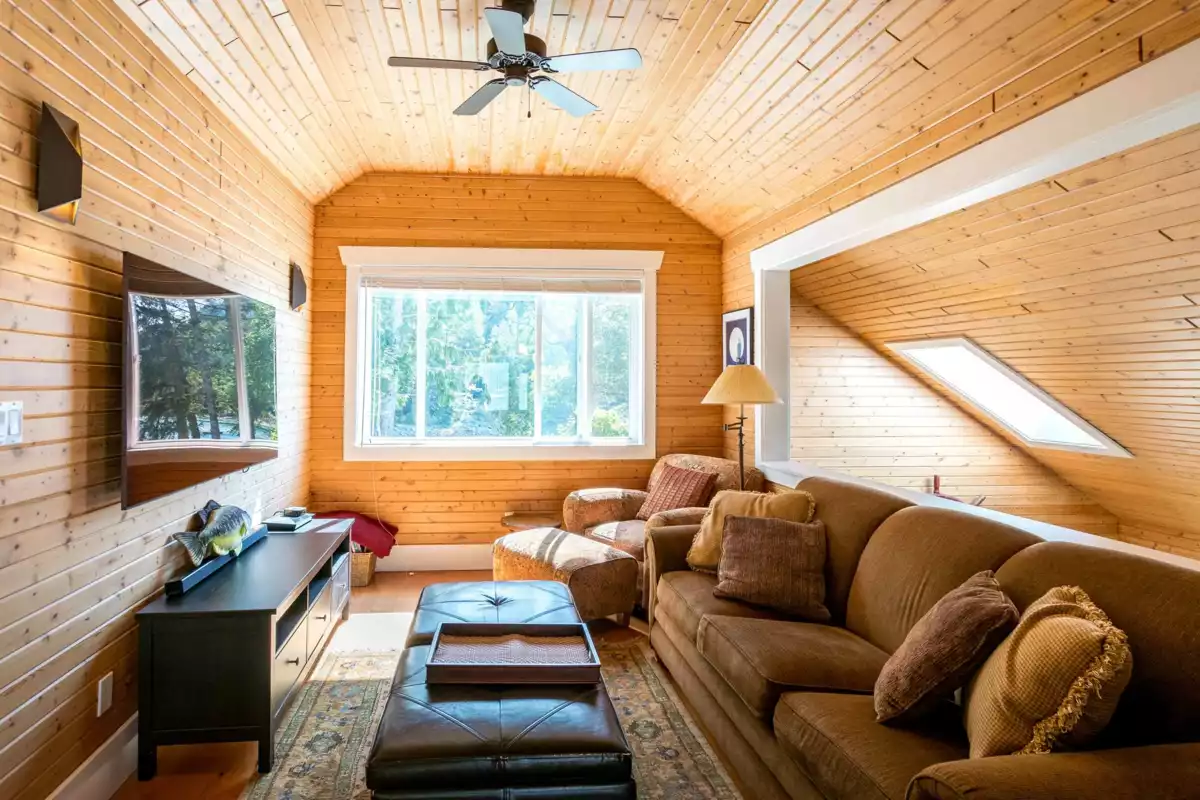 Basement Recreation Room Photo of DL6129 Nelson Island, Pender Harbour, BC