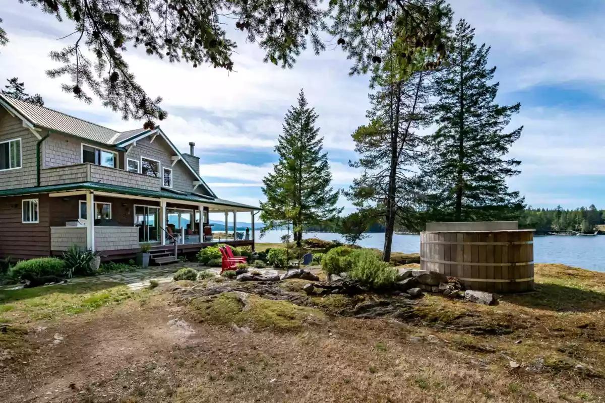 Family Room Photo of DL6129 Nelson Island, Pender Harbour, BC