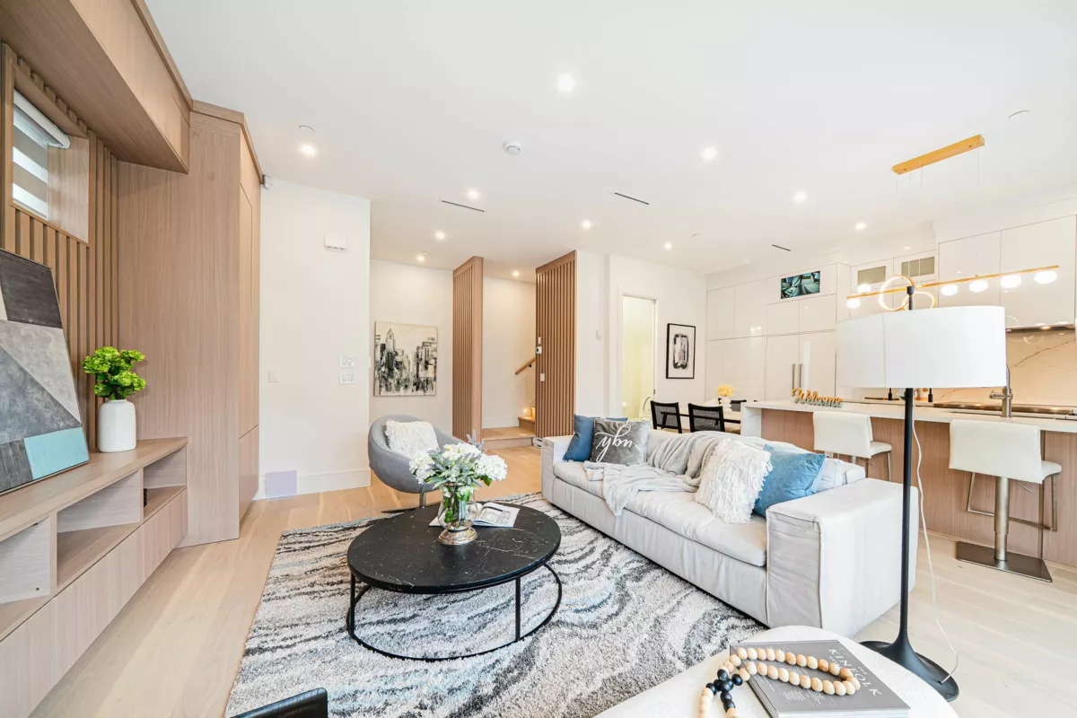 Living Room Photo of 748 E 47th Avenue, Vancouver, BC