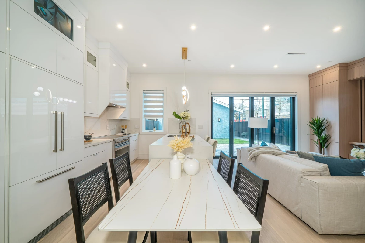 Walk-In Closet Photo of 748 E 47th Avenue, Vancouver, BC