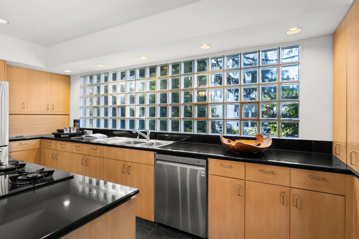 Powder Room Photo of 4709 Chancellor Boulevard, Vancouver, BC