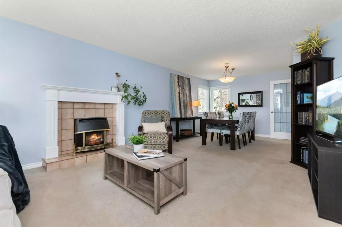 Pantry Photo of 45023 Stratford Place, Chilliwack, BC