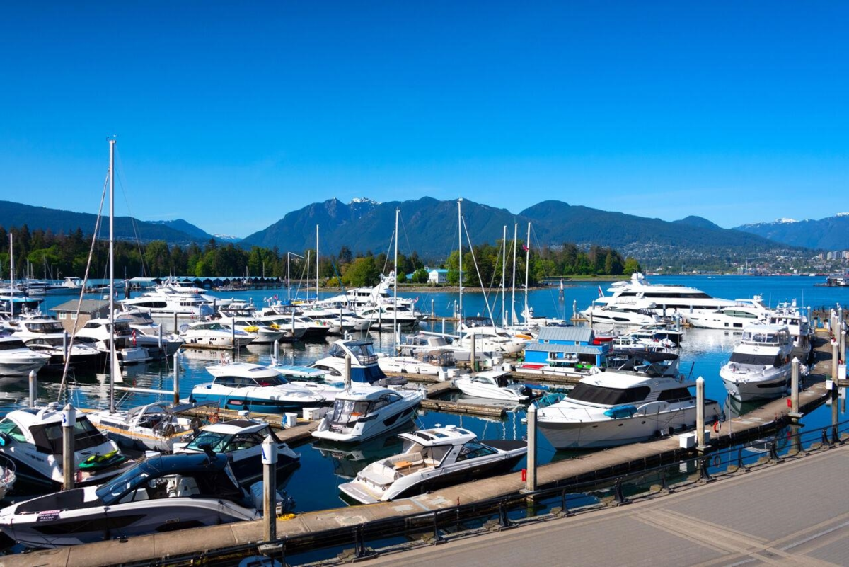 Entry Foyer Photo of 4205 1151 W Georgia Street, Vancouver, BC