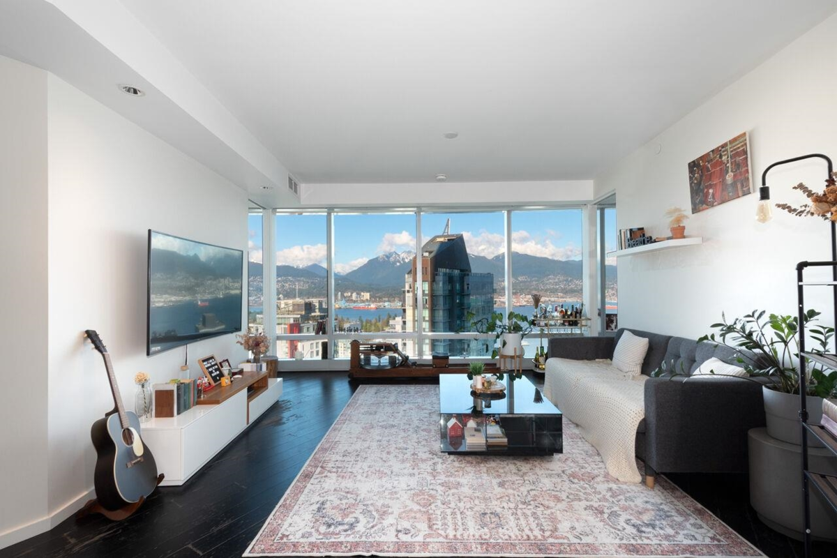 Family Room Photo of 4205 1151 W Georgia Street, Vancouver, BC