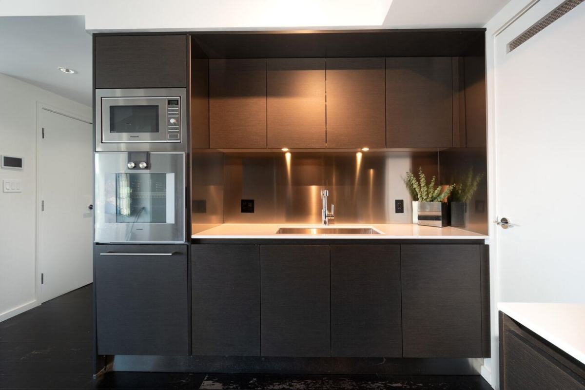 Walk-In Closet Photo of 4205 1151 W Georgia Street, Vancouver, BC