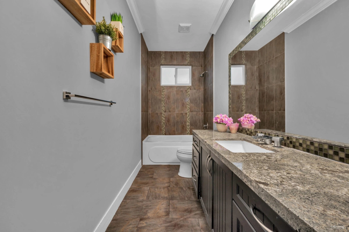 Primary Bathroom Photo of 7865 Rosewood Street, Burnaby, BC